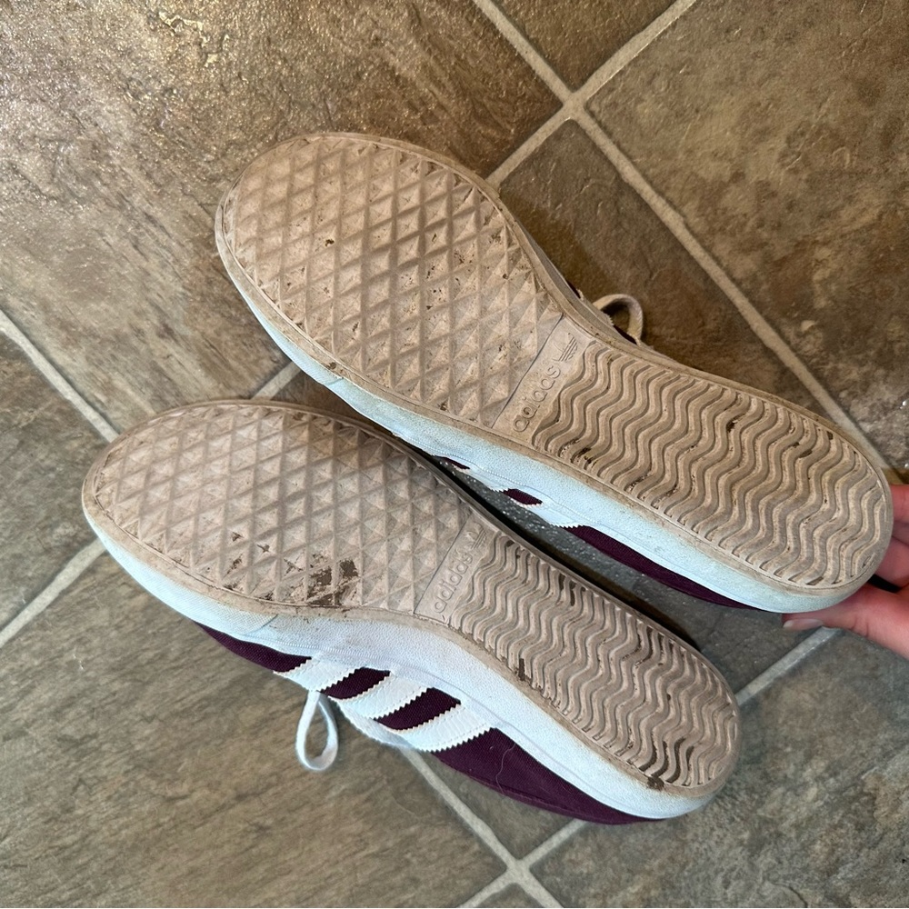 Maroon adidas size 8 women’s - Picture 3 of 4
